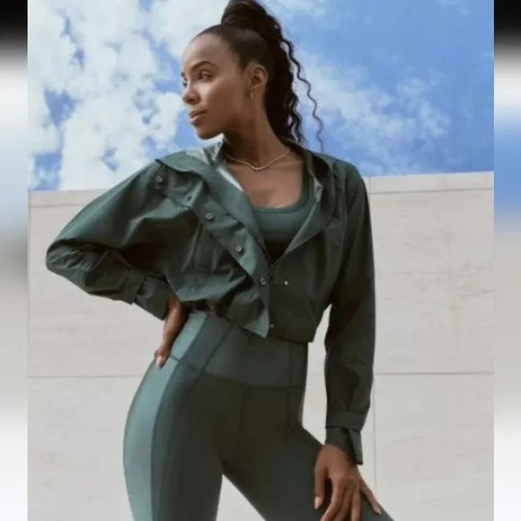 FABLETICS Cropped Hooded Jacket – Green | Lightweight Performance Layer. Small - Picture 2 of 16